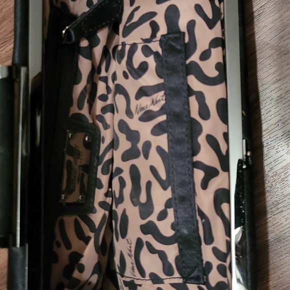 Purse - Picture 2 of 4